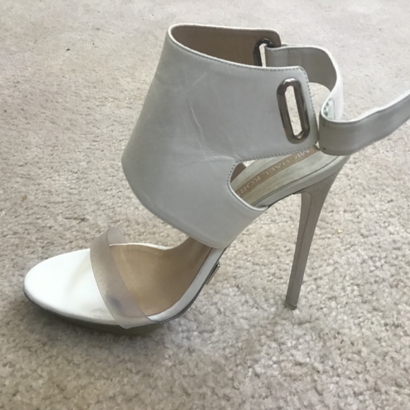 Michael Kors - Picture 2 of 16